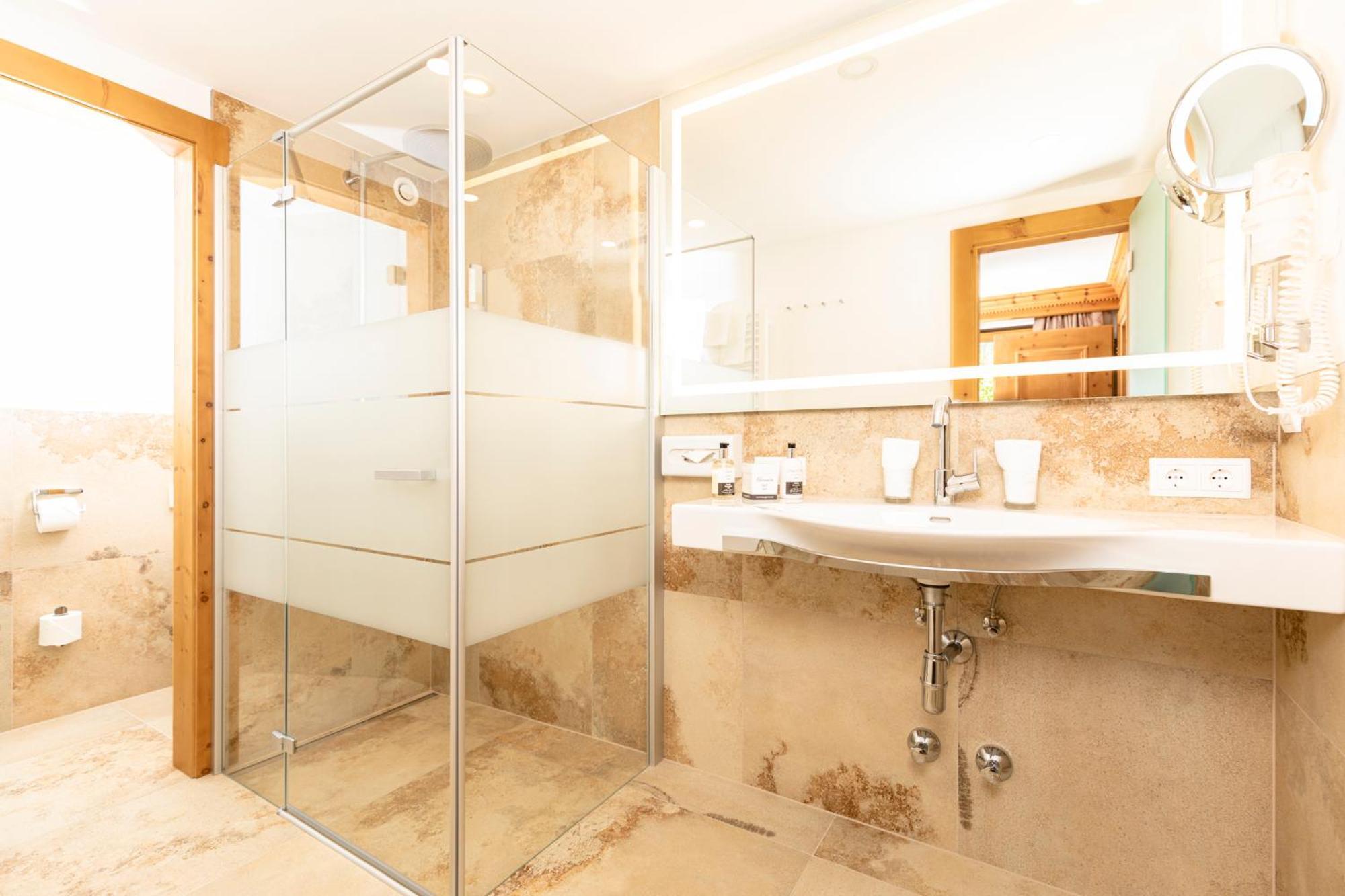 אלפבאך Der Boeglerhof - Pure Nature Spa Resort חדר תמונה